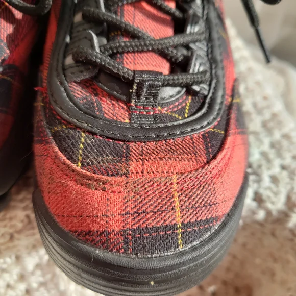 FILA Disruptor II Red & Black Plaid Sneakers - Picture 7 of 8